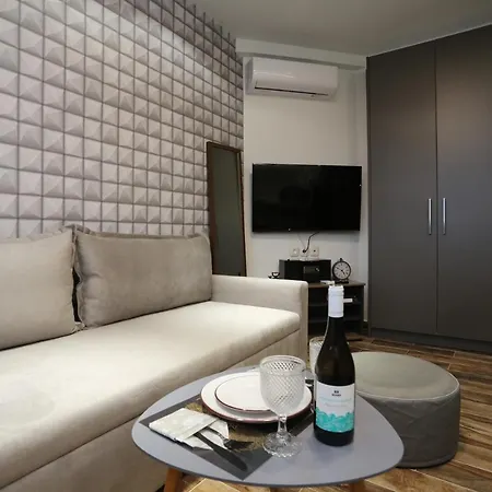 LA Larissa Luxury Apartments Dafne Extérieur photo